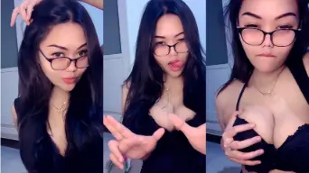 Nayasa Berkacamata Live Hot Full Video Video by IXXX
