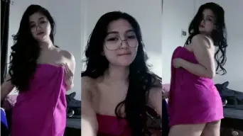 Zaraa Liveshow Cuma Pake Handuk Menggoda Video by BOKEPSIN Zaraa Liveshow Cuma Pake Handuk Menggoda Video by BOKEPSIN