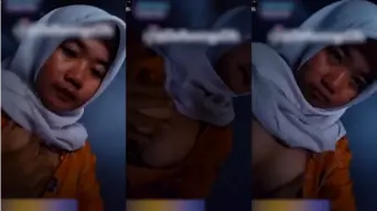 Mey Pulang Ngaji Pamerin Toket Video by AVTub Mey Pulang Ngaji Pamerin Toket Video by AVTub