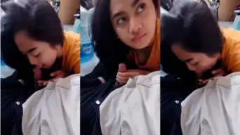 Cewe Cakep Sepong Kontol Depan Kost Video by TXXX Cewe Cakep Sepong Kontol Depan Kost Video by TXXX