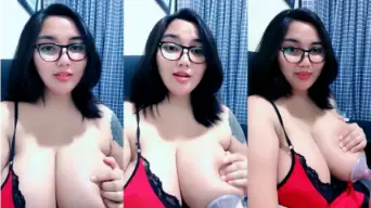Mami Betty Perah Susu Buat Anak Video by Eporner Mami Betty Perah Susu Buat Anak Video by Eporner