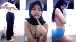 Cewek Jilbab Mulus Cantik Sange Video by Kompoz