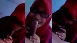 Disepong Pembantu Berjilbab Merah Video by PornTrex