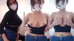 Hijab Hitam Cantik Pap Toket Bulat Video by NoBokep