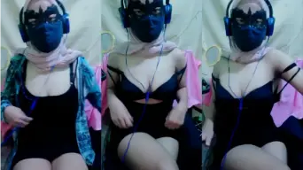 Cewe Jilbab Liveshow Lebas Baju Bugil Video by RedTube Cewe Jilbab Liveshow Lebas Baju Bugil Video by RedTube