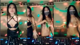 Selebgram Joget Bugil Live Video by BebasIndo