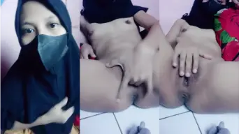 Ukhti Kesepian Colmek Ditinggal Suami Video by NoBokep Ukhti Kesepian Colmek Ditinggal Suami Video by NoBokep