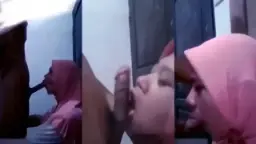 Pembantu Jilbab Nyepong Sampai Keluar Video by SangeLink Pembantu Jilbab Nyepong Sampai Keluar Video by SangeLink